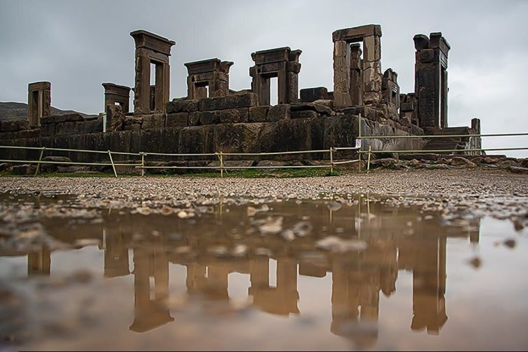 فرونشست هولناک زمین در تخت جمشید، نقش جهان و آرامگاه کوروش